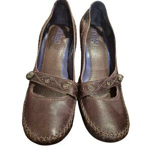 Indigo By Clarks Brown Leather Mary Jane Heels With Button Accent Size 8M